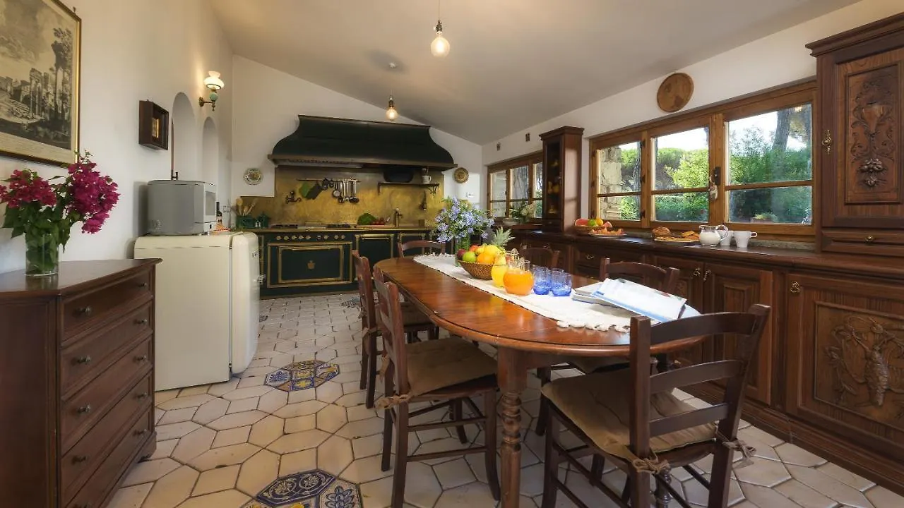 Villa Sylva 6&2, Emma Villas Frattocchie Italy